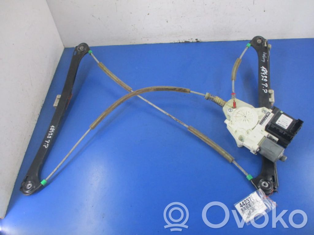 Audi A3 S3 8P Macara ușă față cu motor 