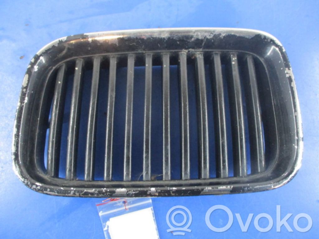 BMW 3 E36 Griglia anteriore 
