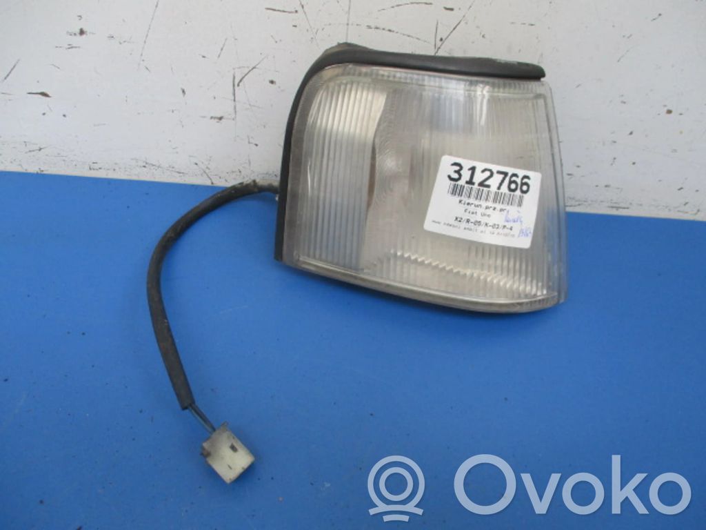 Fiat Uno Semnalizator față 
