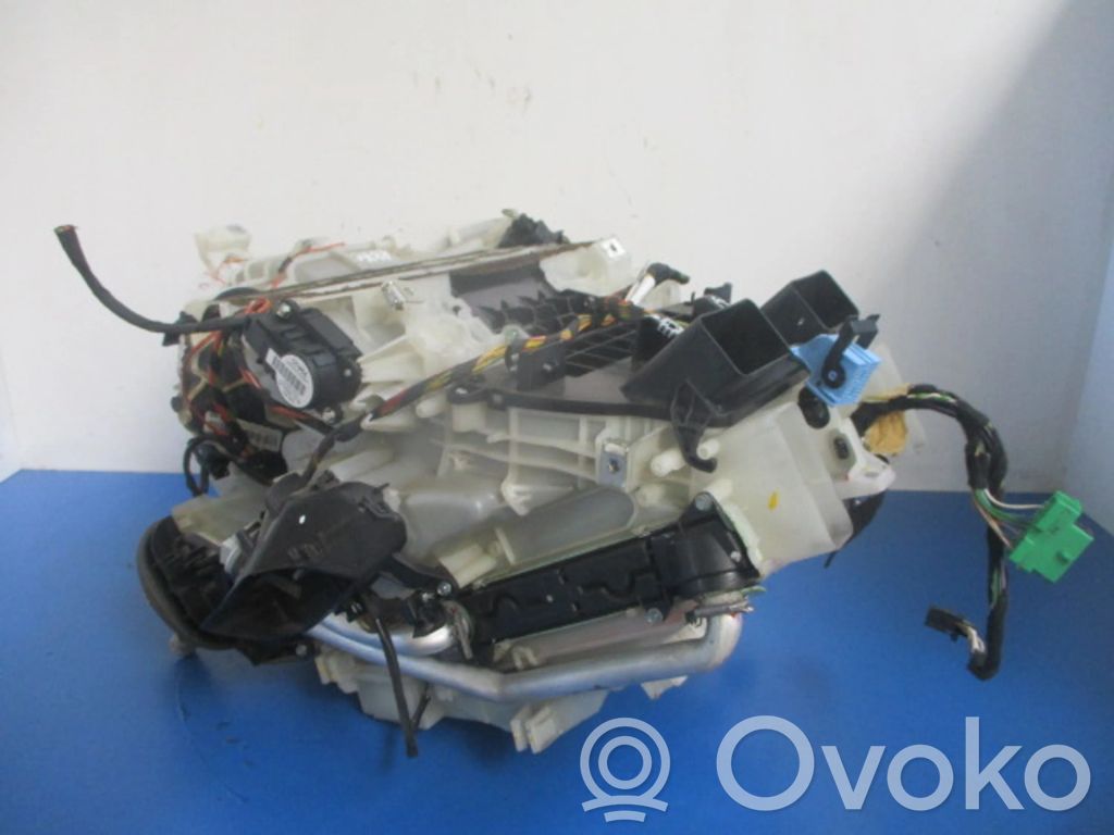 Peugeot 308 Montaje de la caja de climatización interior 
