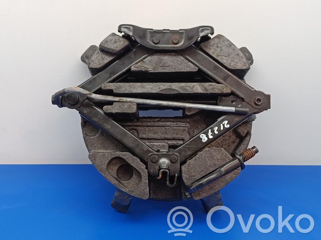 Ford C-MAX I Tunkki 