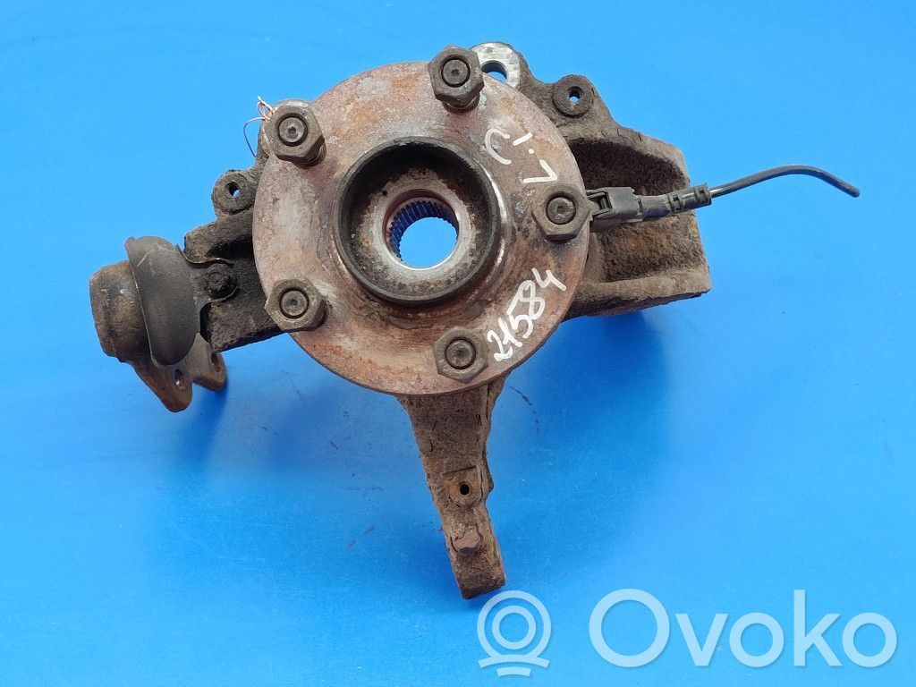 Front wheel hub spindle knuckle