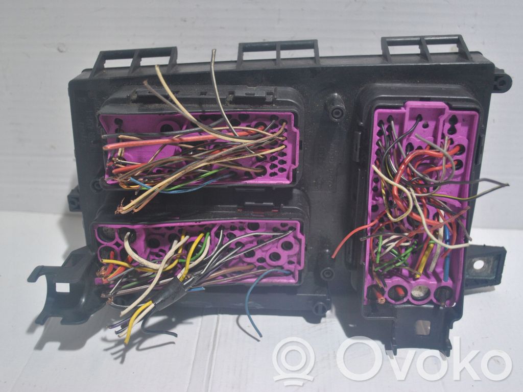 Opel Astra H Módulo de fusible 