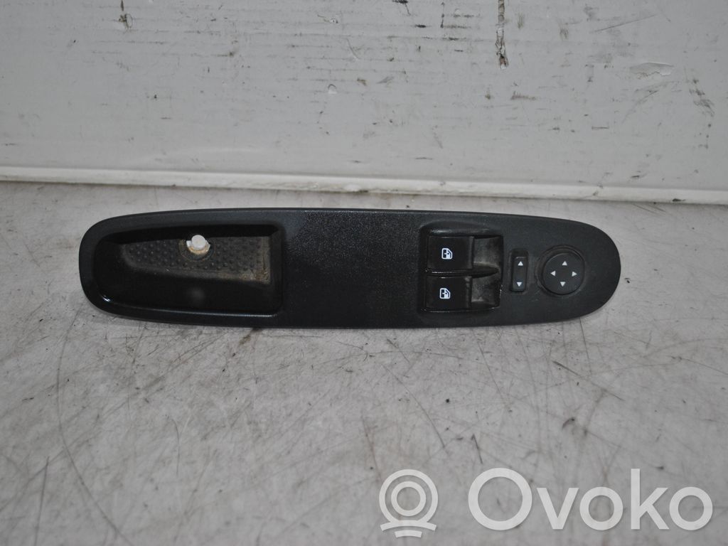 Fiat Grande Punto Interrupteur commade lève-vitre 