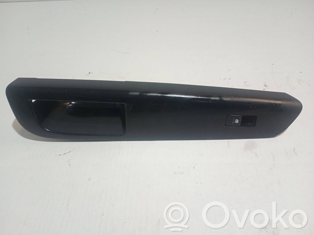 Electric window control switch   823611H000,1374757,80490