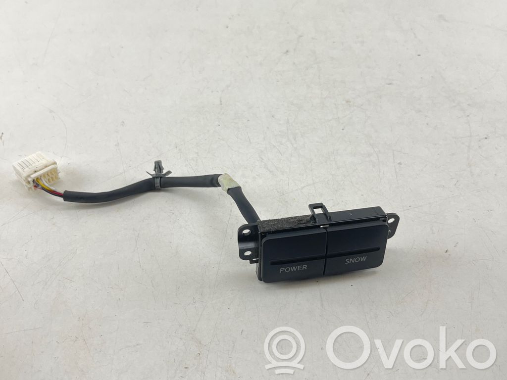 Nissan Elgrand Elektryczny wentylator chłodnicy 