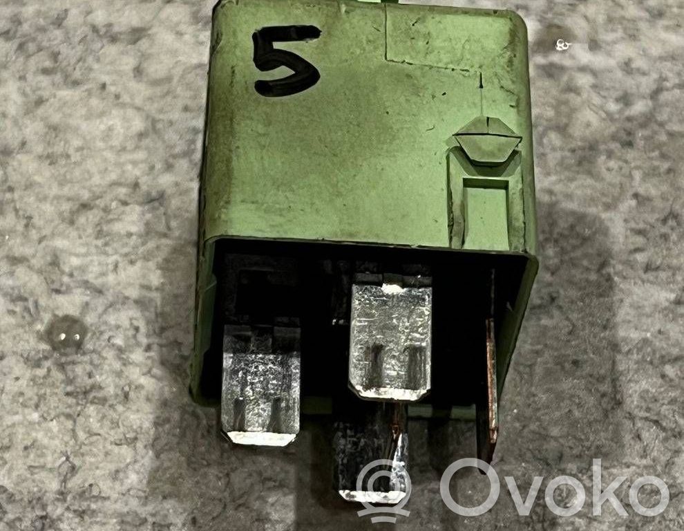 Otros relés   6136,8373,V23134J59X312,6136837370001