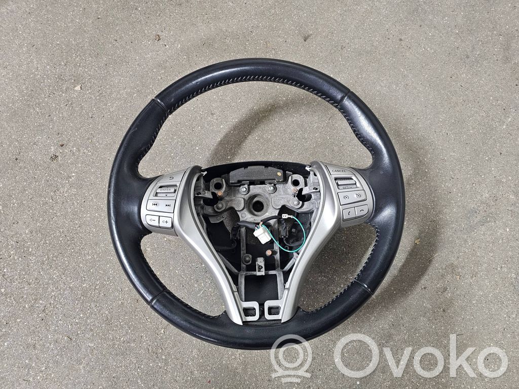 Nissan Qashqai Ohjauspyörä 