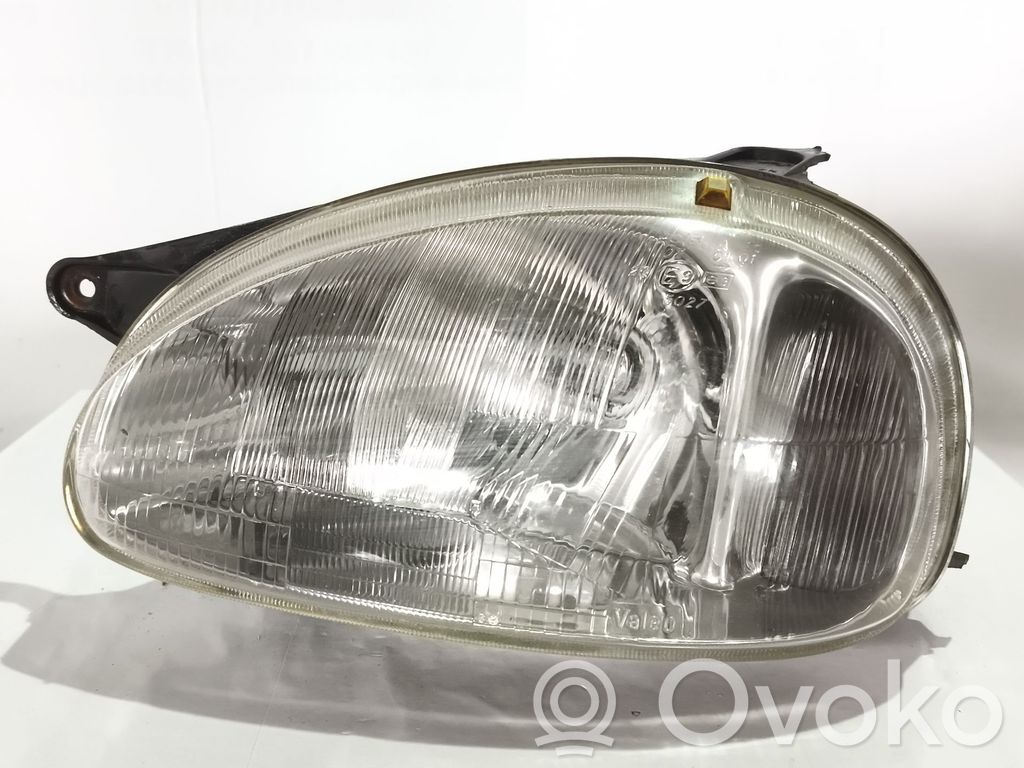 Opel Corsa B Phare frontale 
