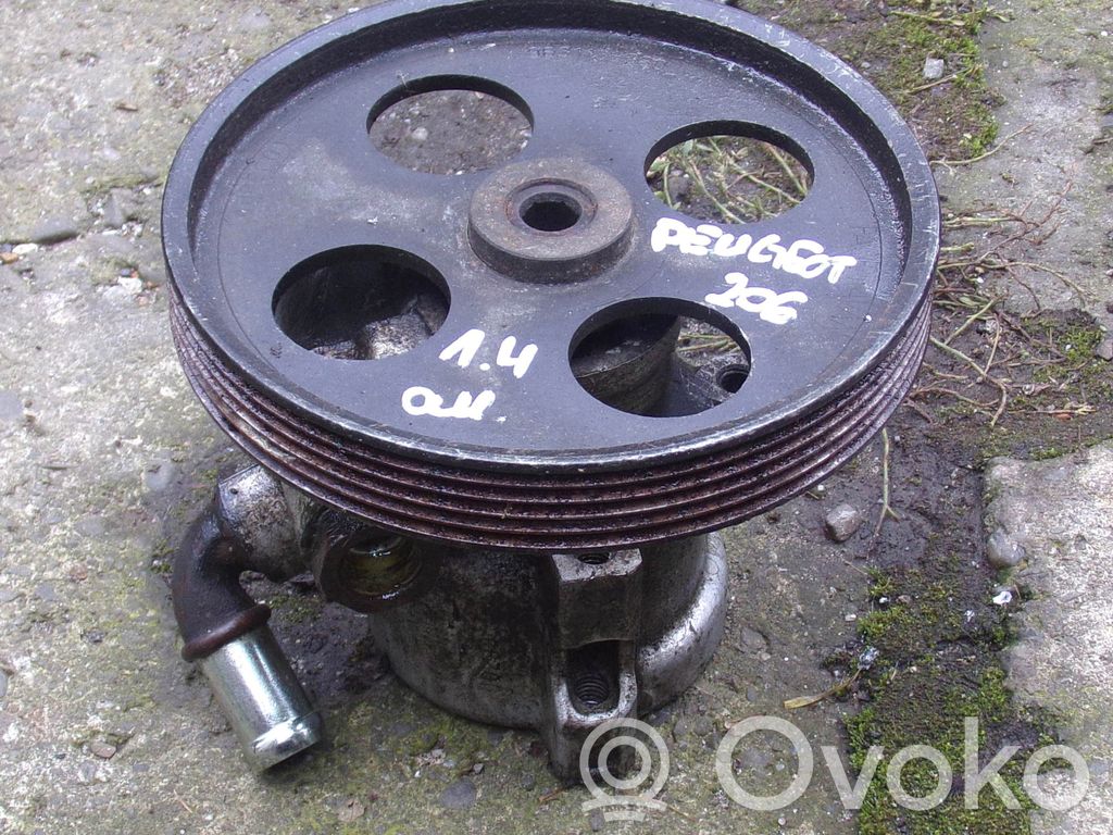 Peugeot 206 Power steering pump 