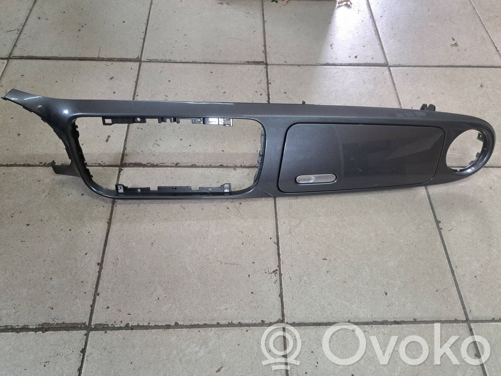 Panel trim   5C1858366K