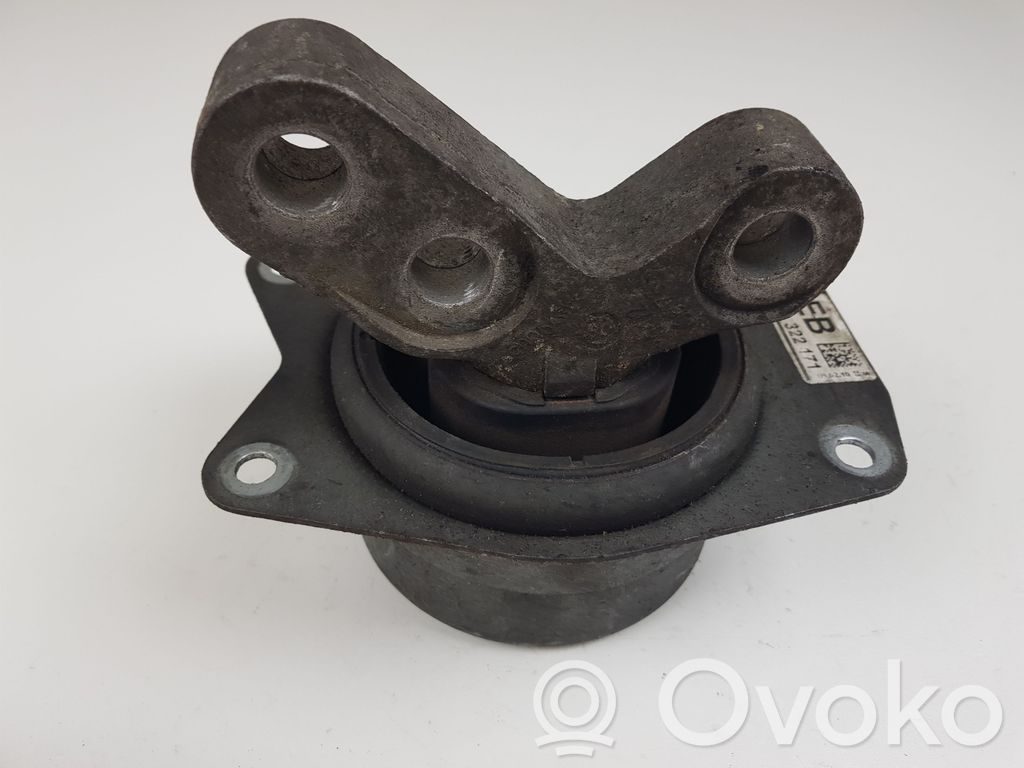Opel Insignia A Engine mount bracket 
