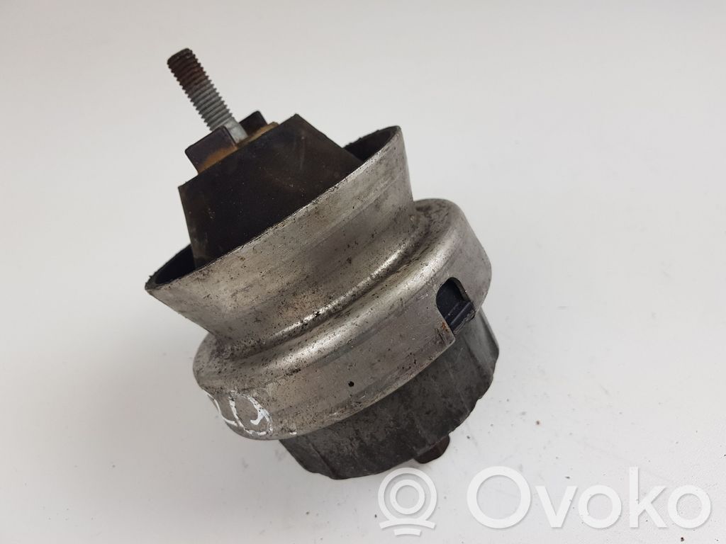 Dzinēja spilvens   4F0199379C