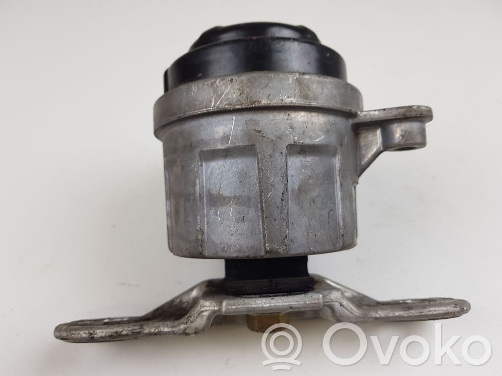Ford Mondeo Mk III Engine mount bracket 