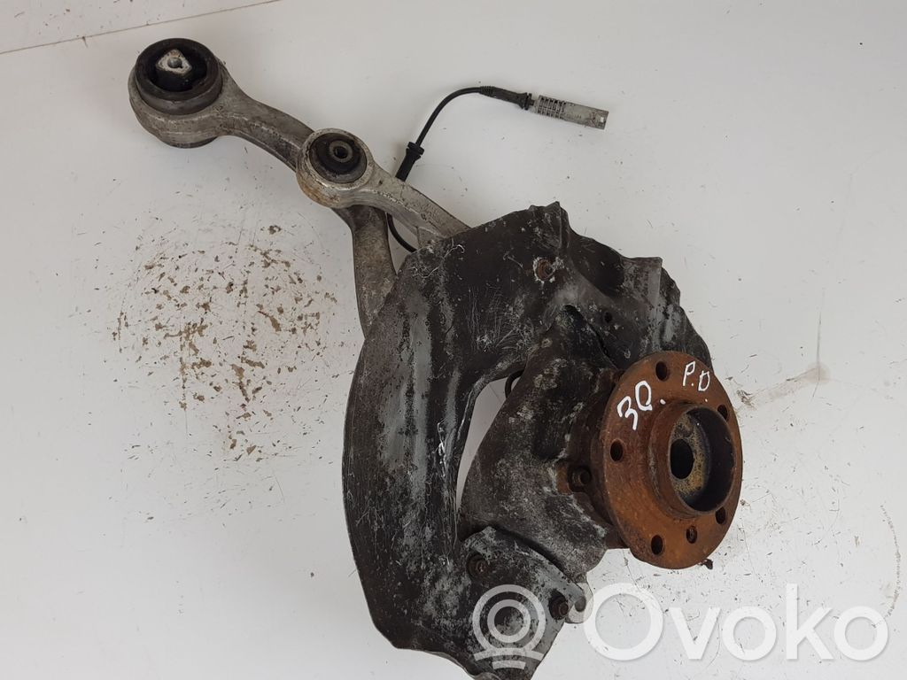 BMW 7 E65 E66 Передний поворотный кулак (ступица, цапфа) 