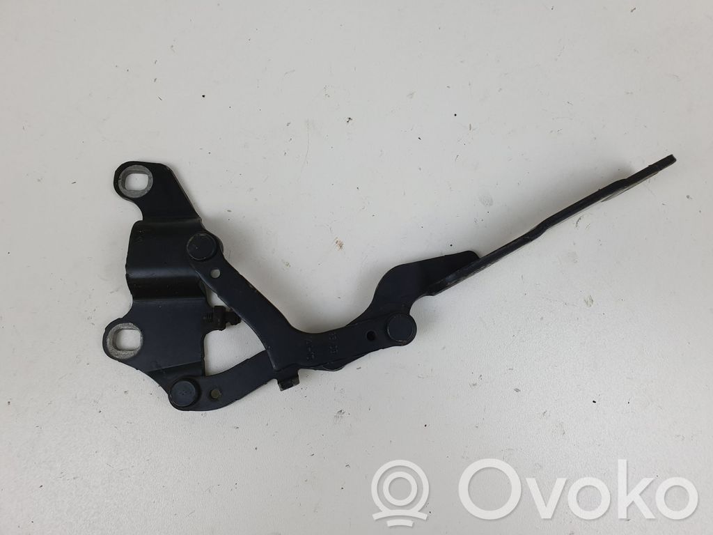 Engine bonnet/hood hinges   7115264