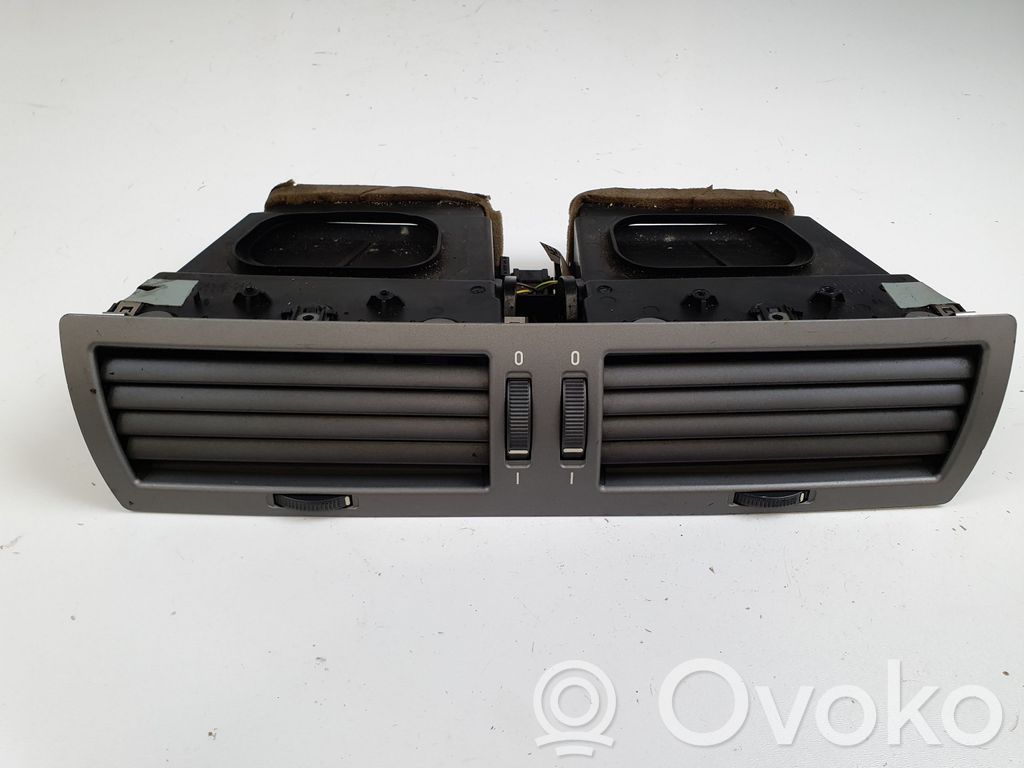 BMW 7 E65 E66 Centrinės oro grotelės 