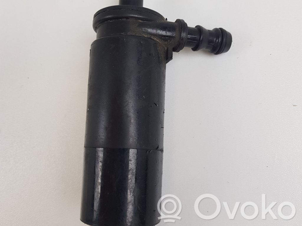 BMW 3 E90 E91 Headlight washer pump 
