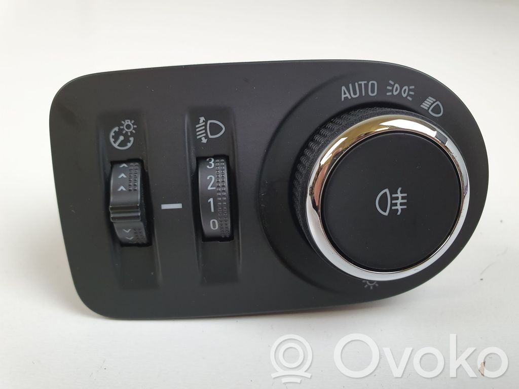 Opel Combo E Lichtschalter 