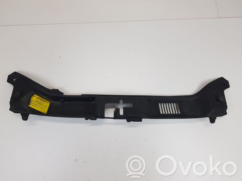 Volvo S40 Konepellin lukituksen muotolista 