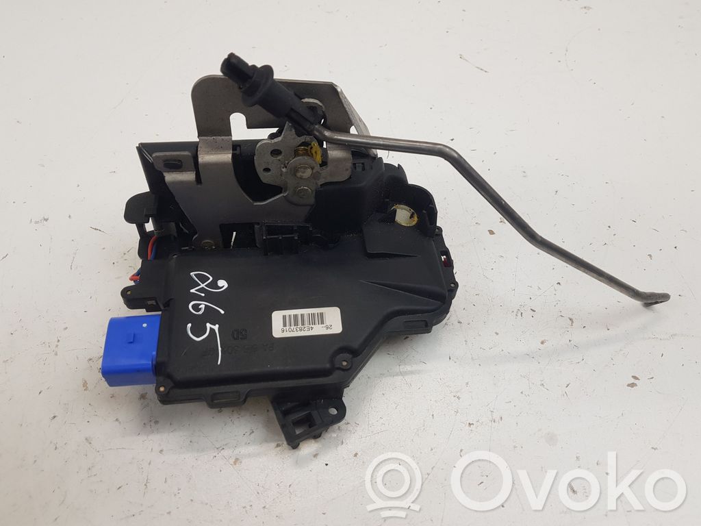 Audi A3 S3 8P Priekšpusē slēdzene 