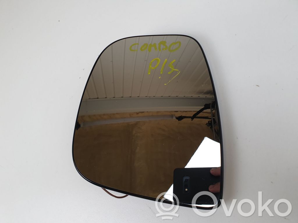 Opel Combo E Wing mirror glass 