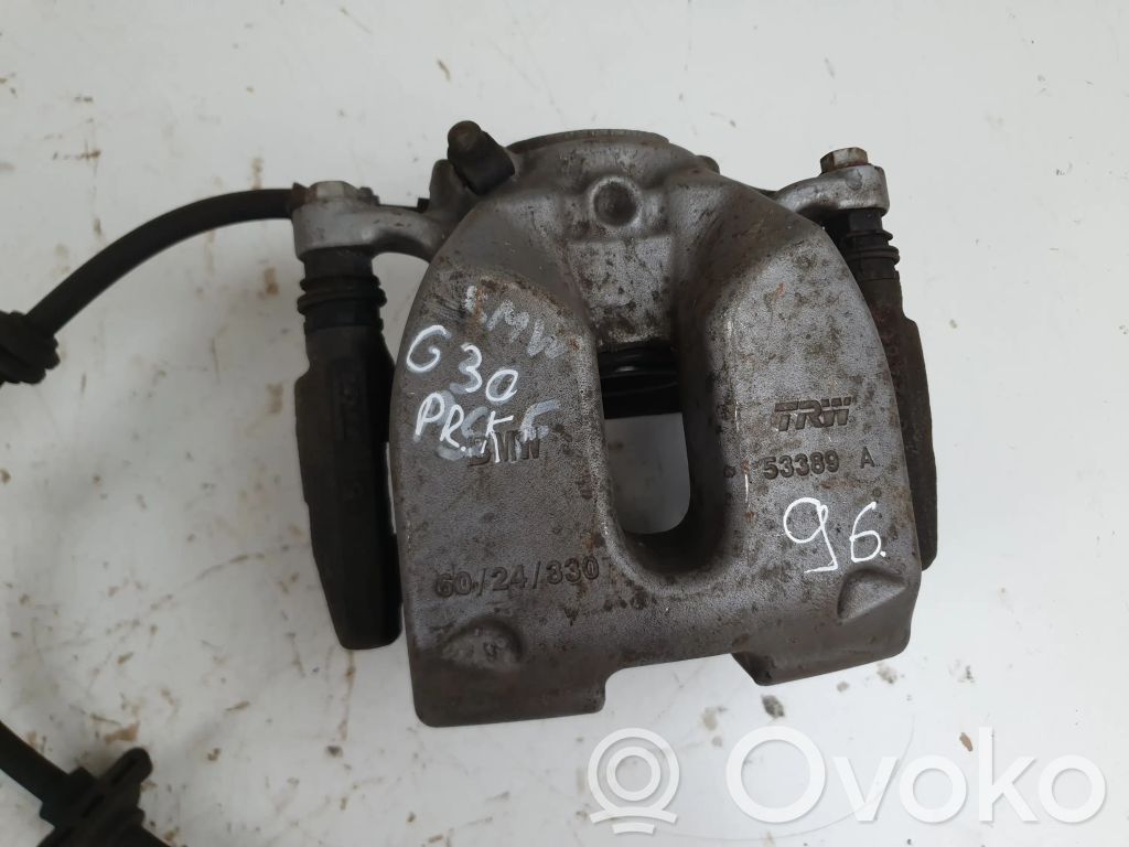 BMW 5 G30 G31 G38 Priekinis suportas 