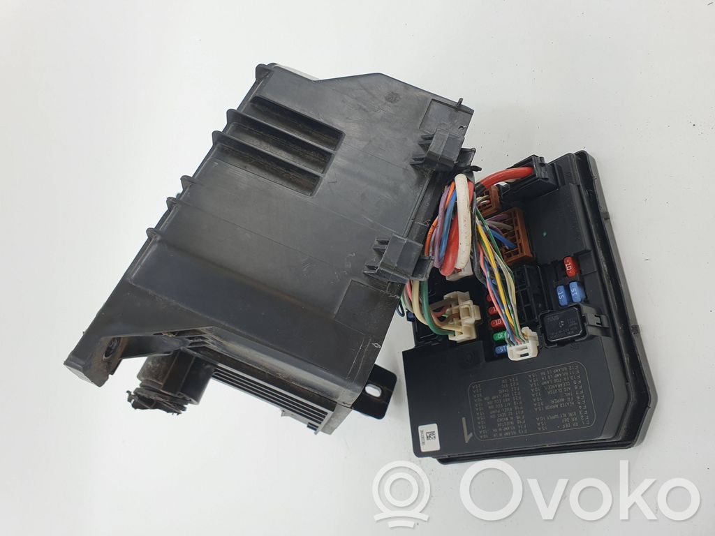 Nissan Navara D40 Módulo de fusible 