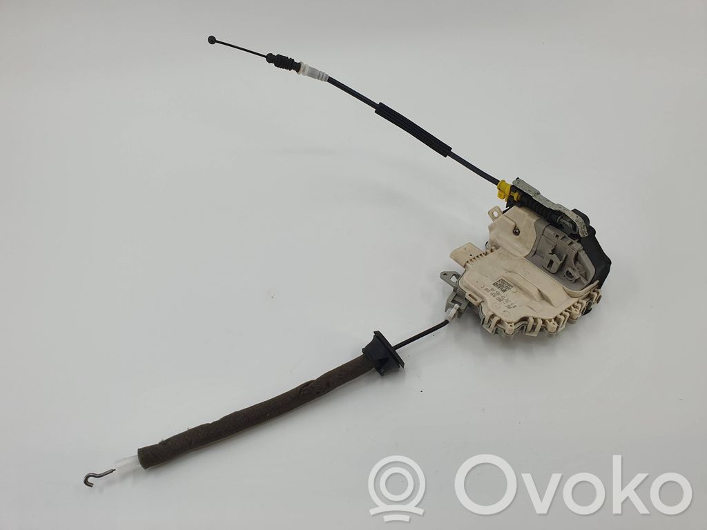 Serrure de porte arrière   8K0839016C