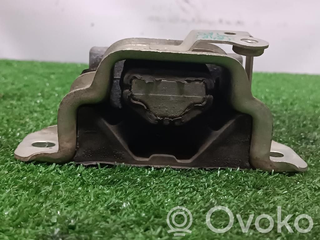 Fiat Tipo Engine mounting bracket 