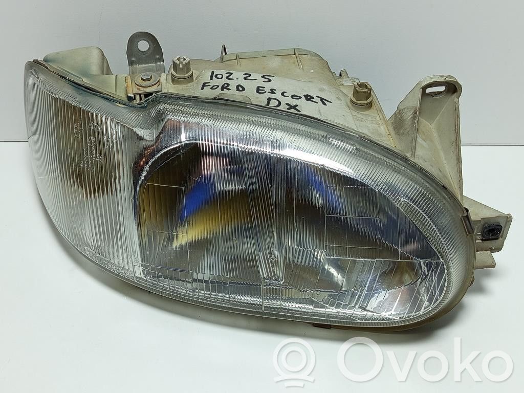 Ford Escort Priekšējais lukturis 