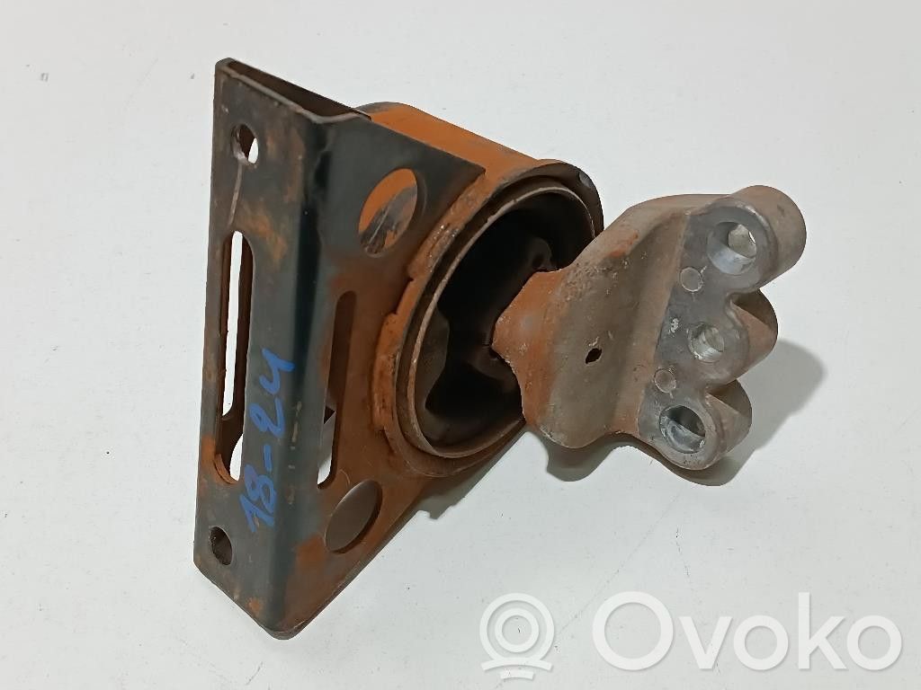 Chevrolet Spark Engine mounting bracket 