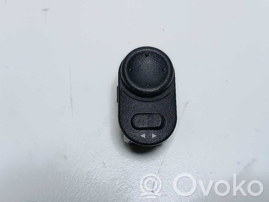 Opel Zafira A Wing mirror switch 
