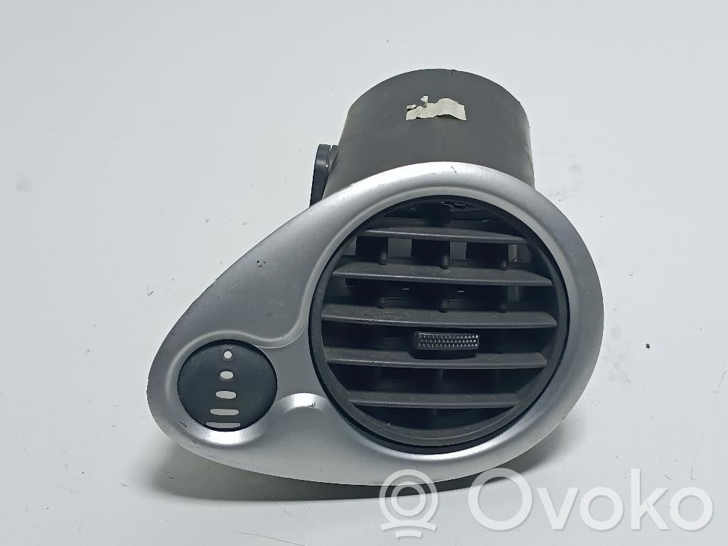 Renault Clio III Dashboard side air vent grill/cover trim 