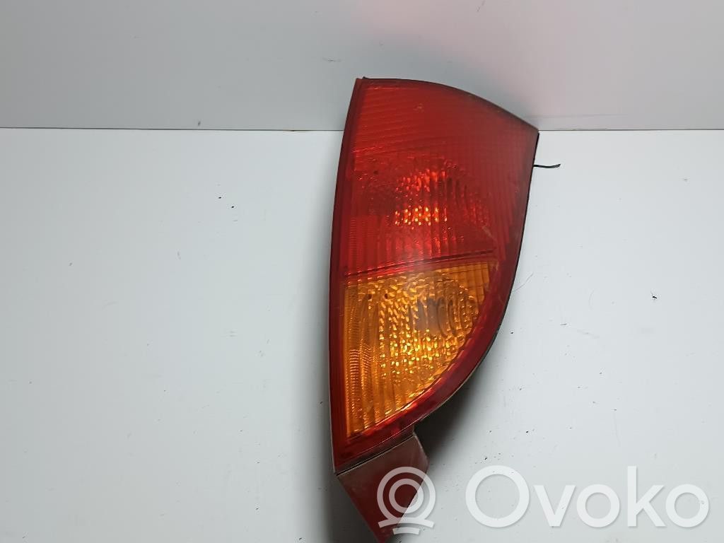 Ford Focus Aizmugurējais lukturis virsbūvē 
