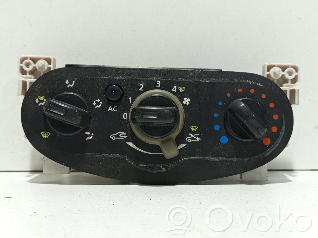Dacia Sandero Climate control unit 