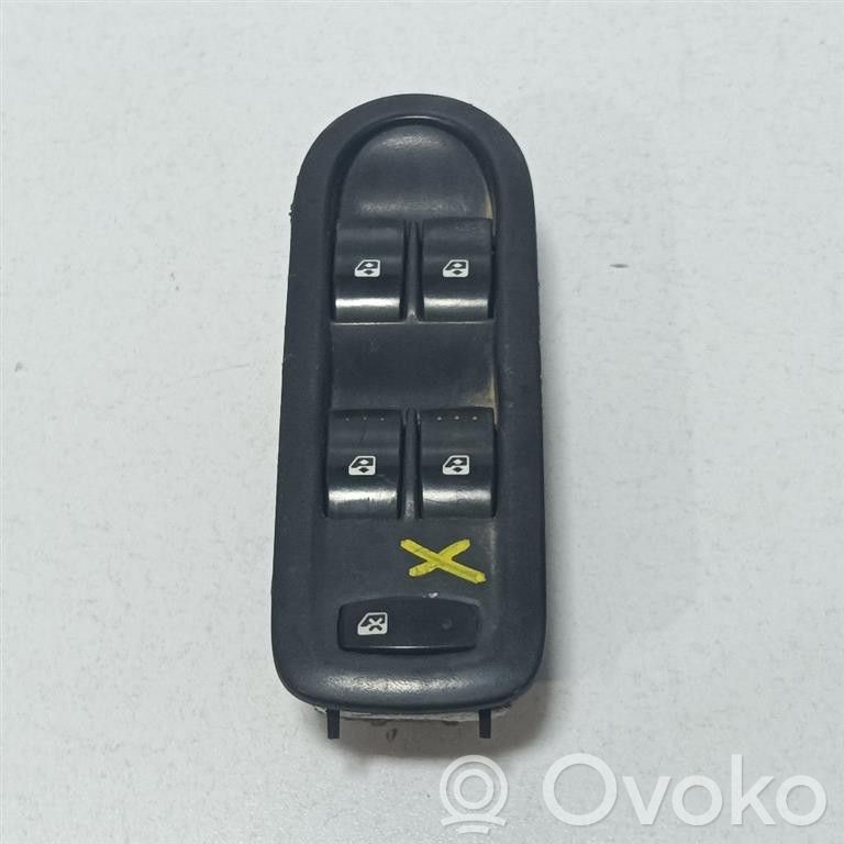 Renault Megane II Interruttore di controllo dell’alzacristalli elettrico 