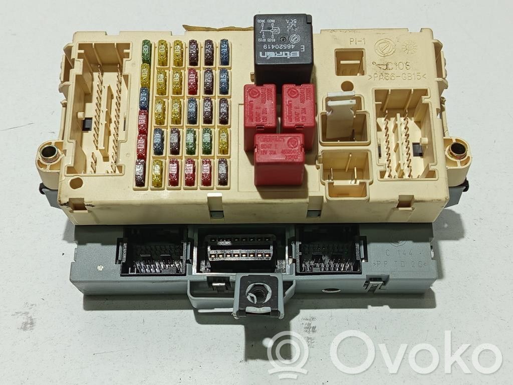 Fiat Stilo Unidad de control/módulo de carrocería central 