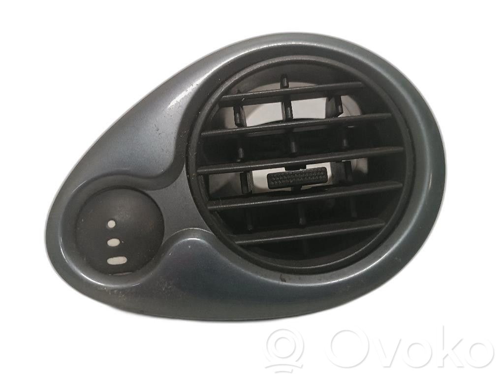 Renault Clio II Boczna kratka nawiewu deski rozdzielczej 