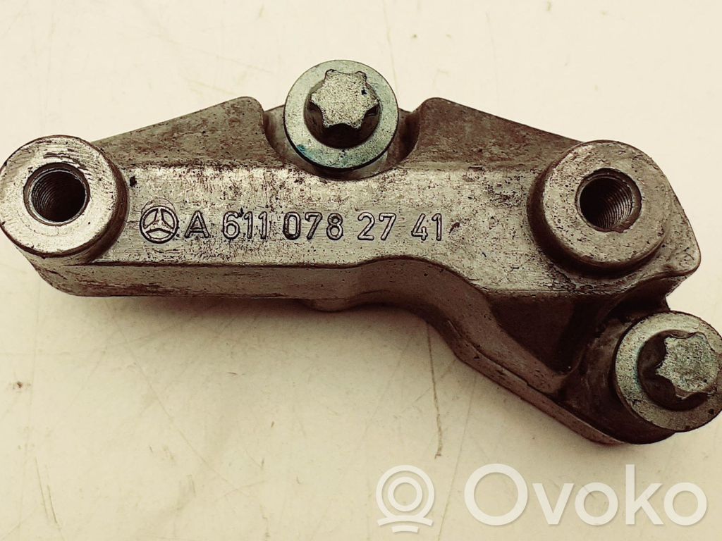 Mercedes-Benz E W211 Engine mounting bracket 