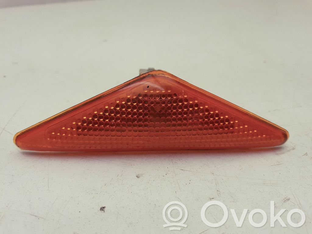 Ford Focus Front fender indicator light 