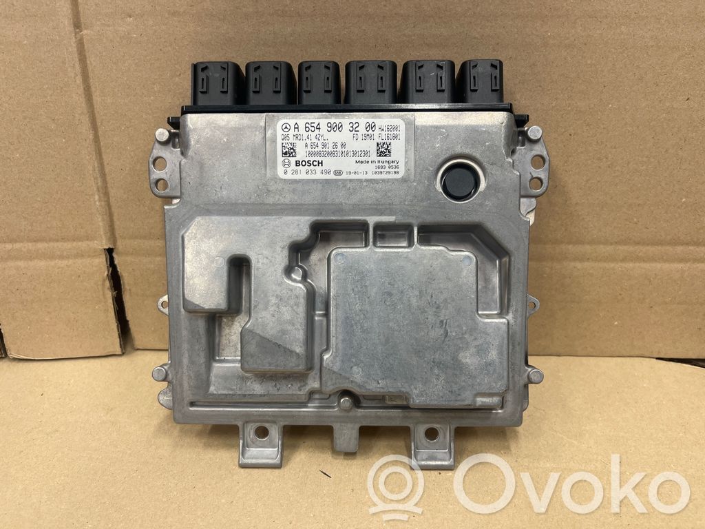Mercedes-Benz C W205 Engine control unit/module 