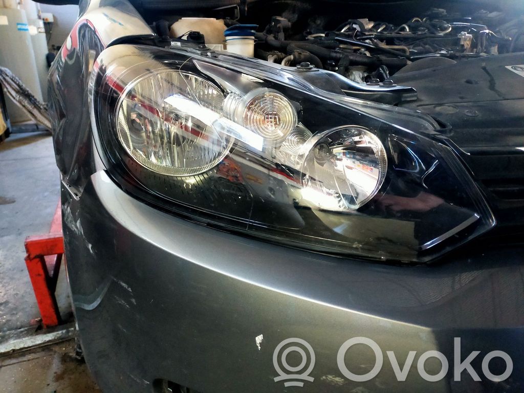 Volkswagen Golf VI Faro/fanale 