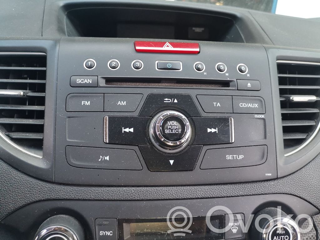 Honda CR-V Panel / Radioodtwarzacz CD/DVD/GPS 