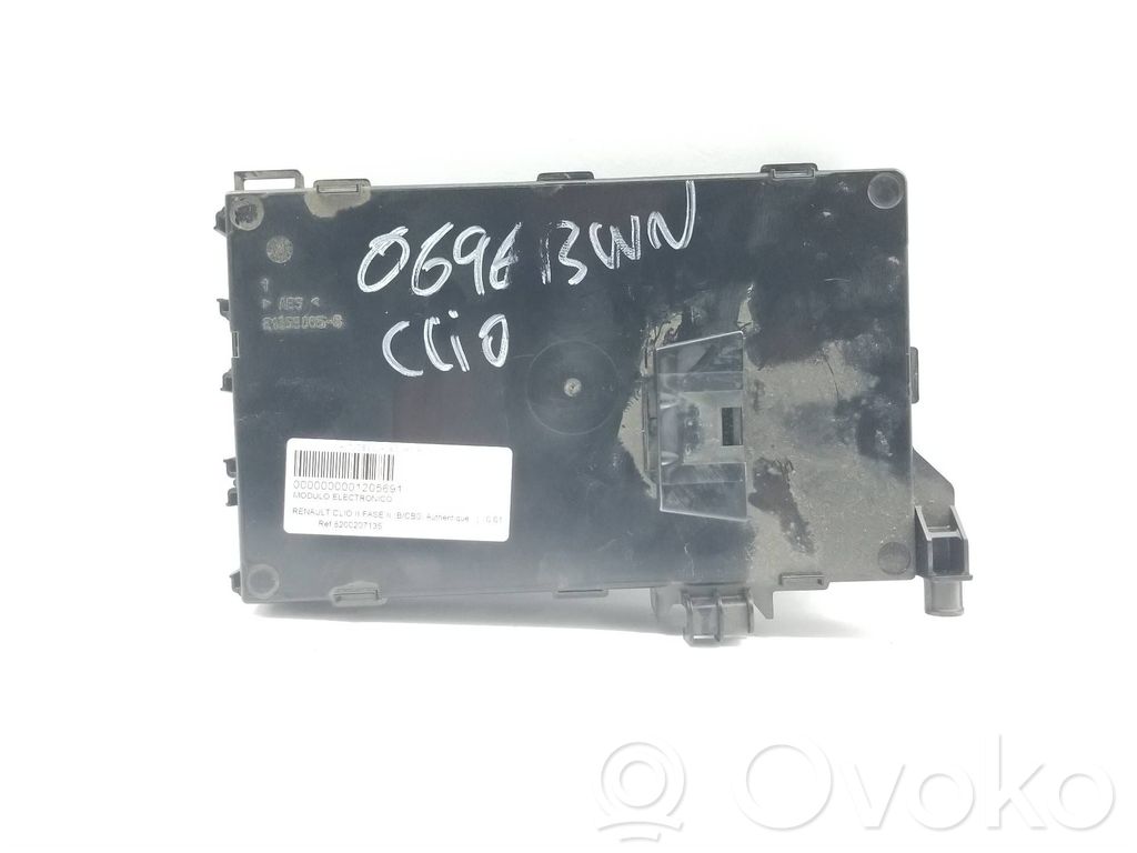 Renault Clio II Module de fusibles 