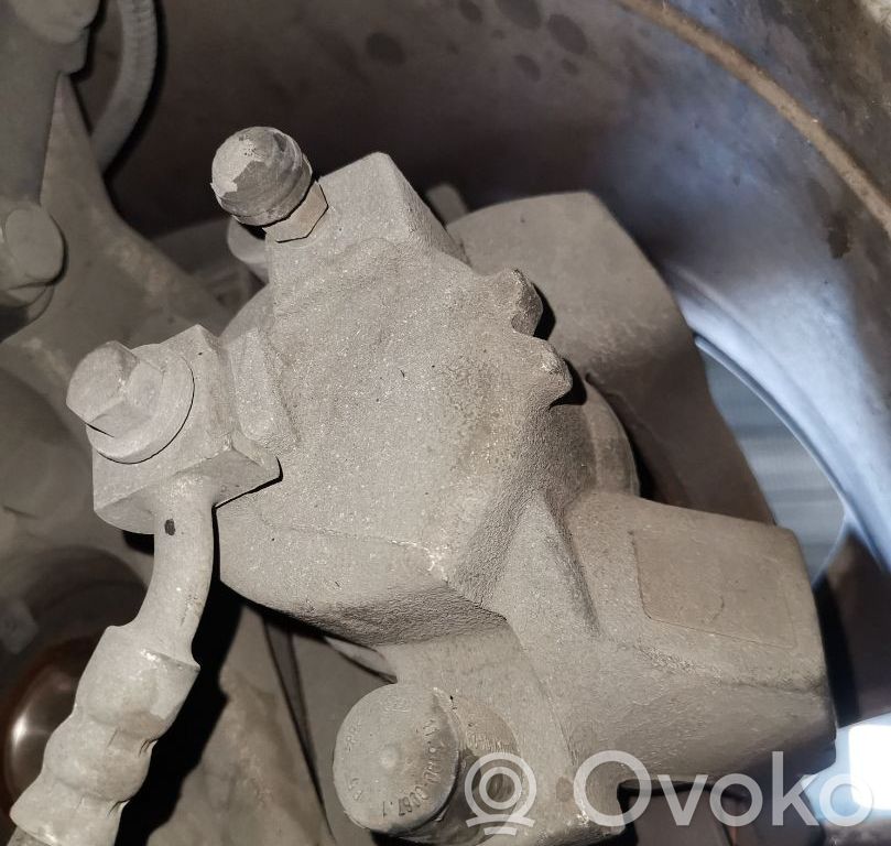 Opel Astra K Zacisk hamulcowy przedni 