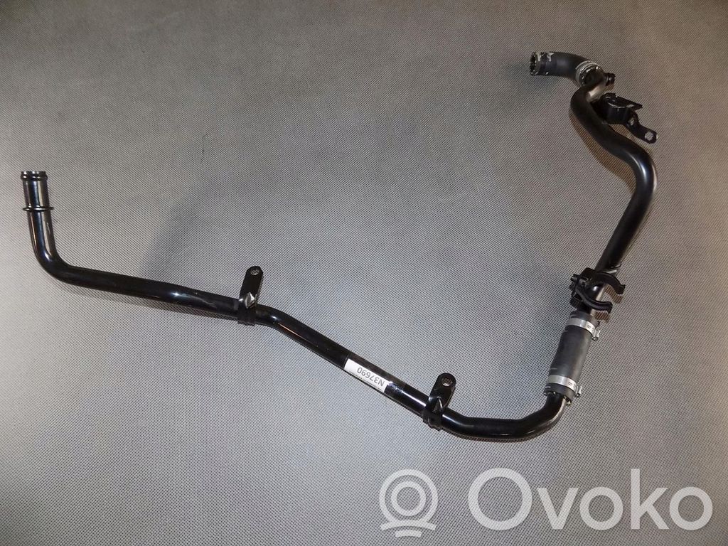 Volkswagen Touareg II Engine coolant pipe/hose 