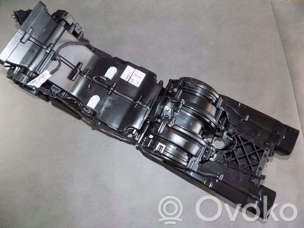 Volkswagen Touareg III Interior heater climate box assembly 