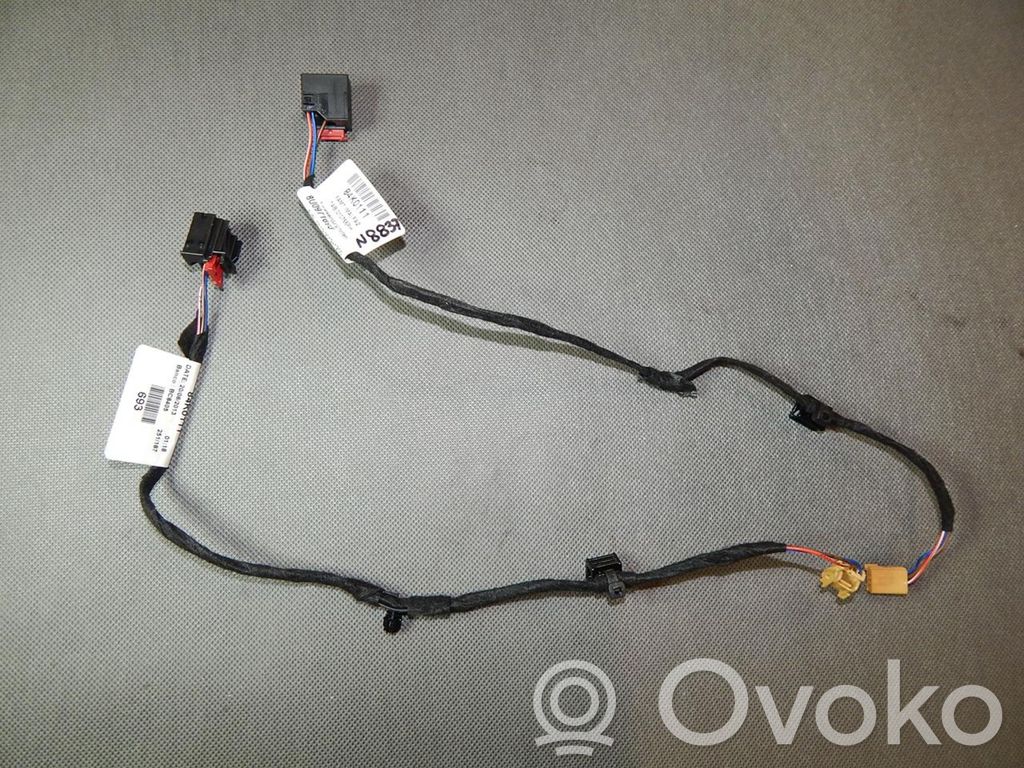 Cableado de puerta trasera   8U0971693