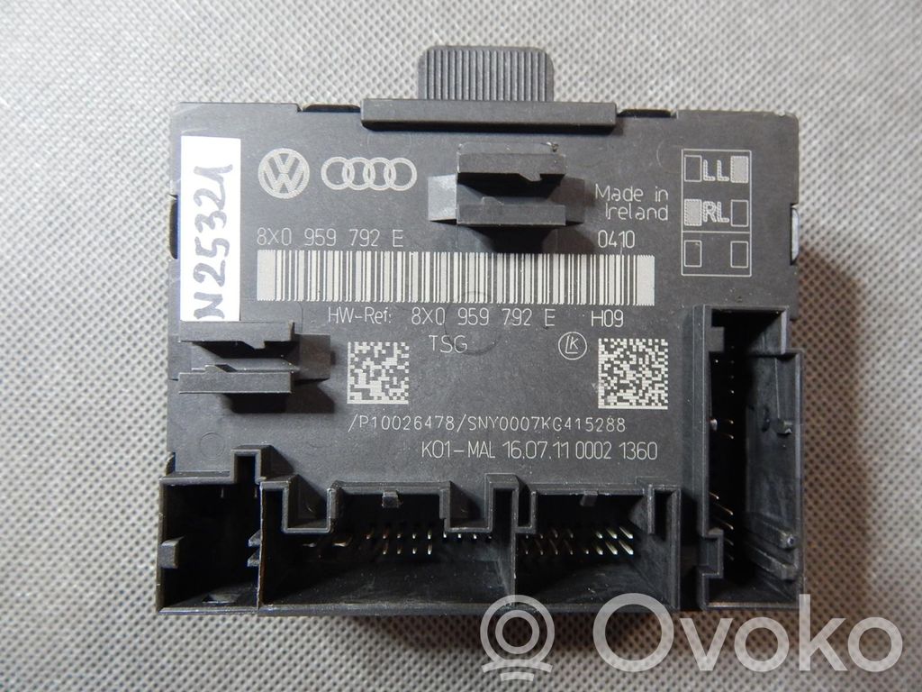 Unidad de control/módulo de la puerta   8X0959792E